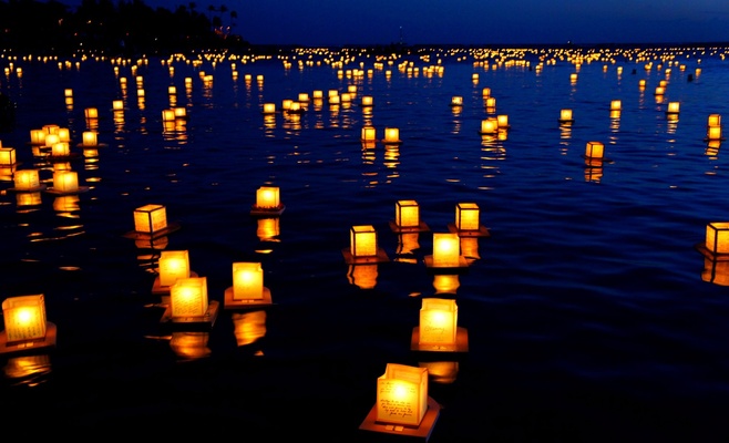 Совместный запуск водных фонариков