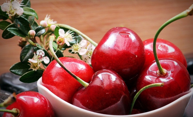Франция запретила импорт чешской черешни