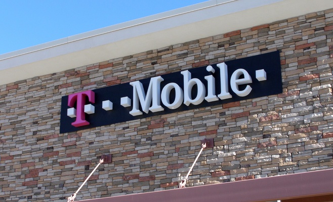 За утечку данных компании T-Mobile грозит штраф до 10 млн крон