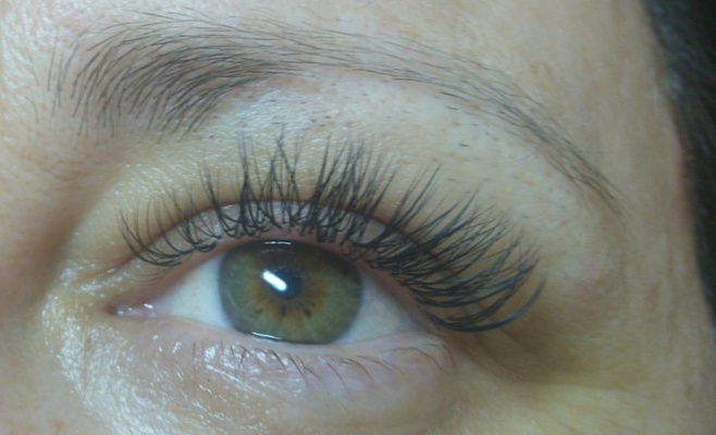 Наращивание ресниц в Праге