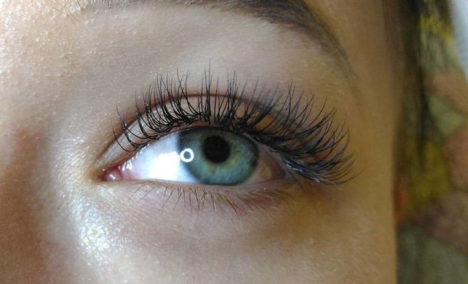 Наращивание ресниц в Праге