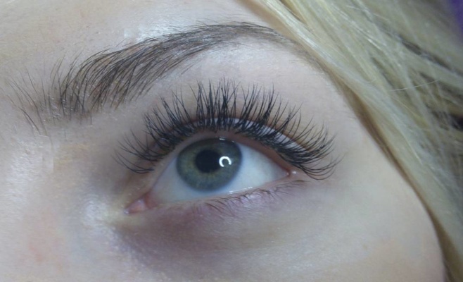 Наращивание ресниц в Праге