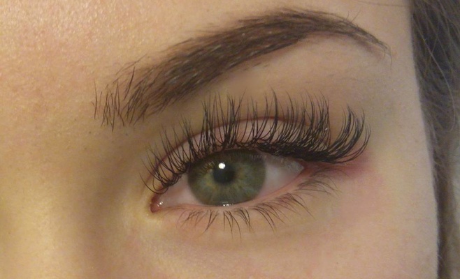 Наращивание ресниц в Праге