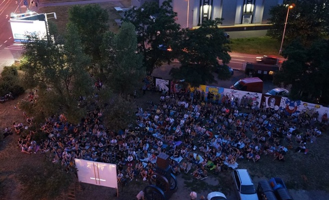 Летний кинотеатр Cross Club