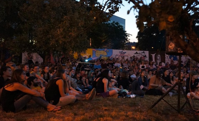 Летний кинотеатр Cross Club