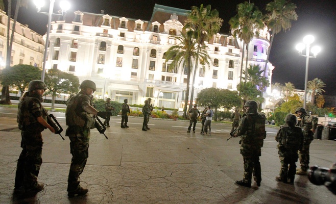 Чешская полиция усилила меры безопасности после теракта в Ницце