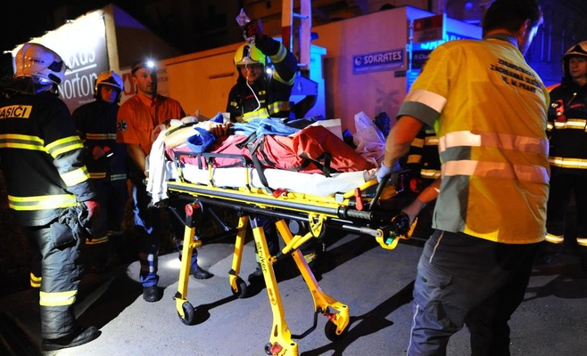 Пьяный мужчина попал в Праге под трамвай, другой пьяный — под поезд