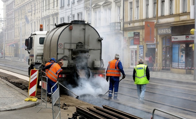 Виноградский проспект частично перекрыт из-за ремонта дороги