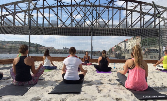 Бесплатные занятия йогой на Наплавке