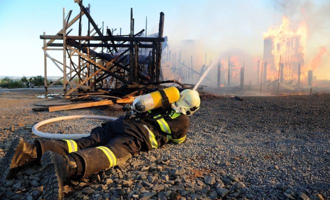 Опубликованы фотографии пожара кулис для сериала Knightfall