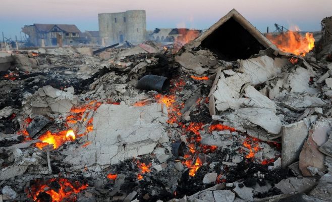 Опубликованы фотографии пожара кулис для сериала Knightfall