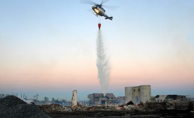 Опубликованы фотографии пожара кулис для сериала Knightfall