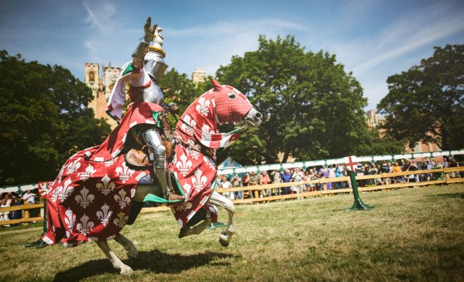 Коронационные торжества Карла IV состоятся в эти выходные