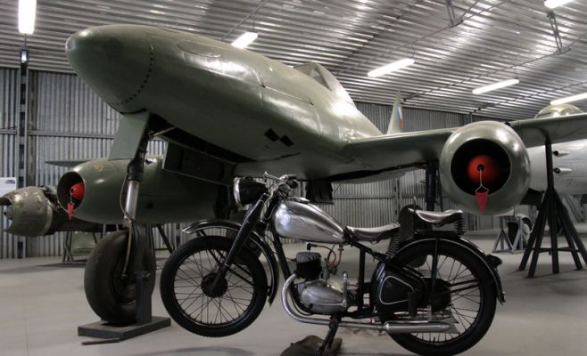 Постоянная экспозиция в музее авиации Кбелы