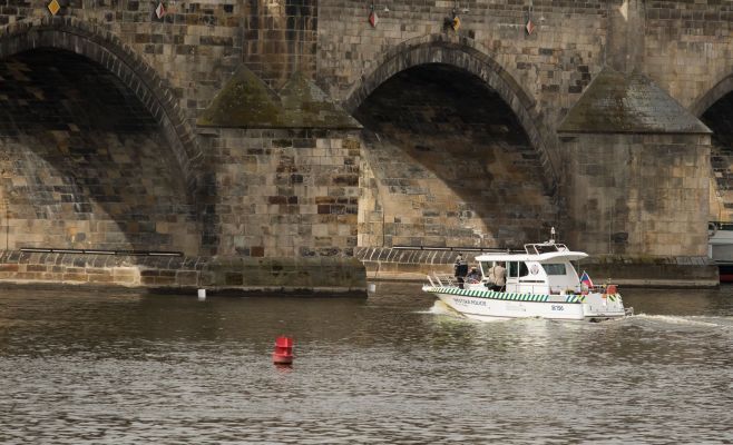 Из реки в центре Праги выловили тело молодой девушки