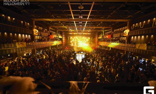 Вечеринка Bloody Sexy Halloween